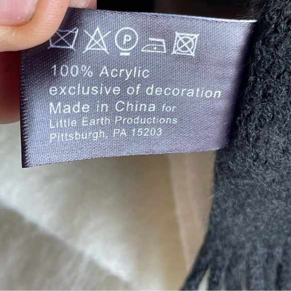 Raiders Dip Dye Scarf . - Picture 7 of 8